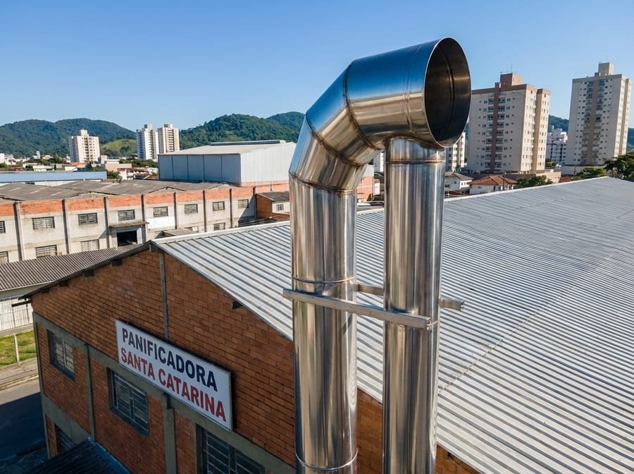 Condutores pluviais em alumínio com saída para sarjeta, Kobrasol, São José
